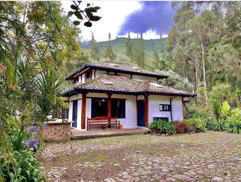 Hacienda San Juan De La Vega Bed and Breakfast Otavalo Exteriör bild