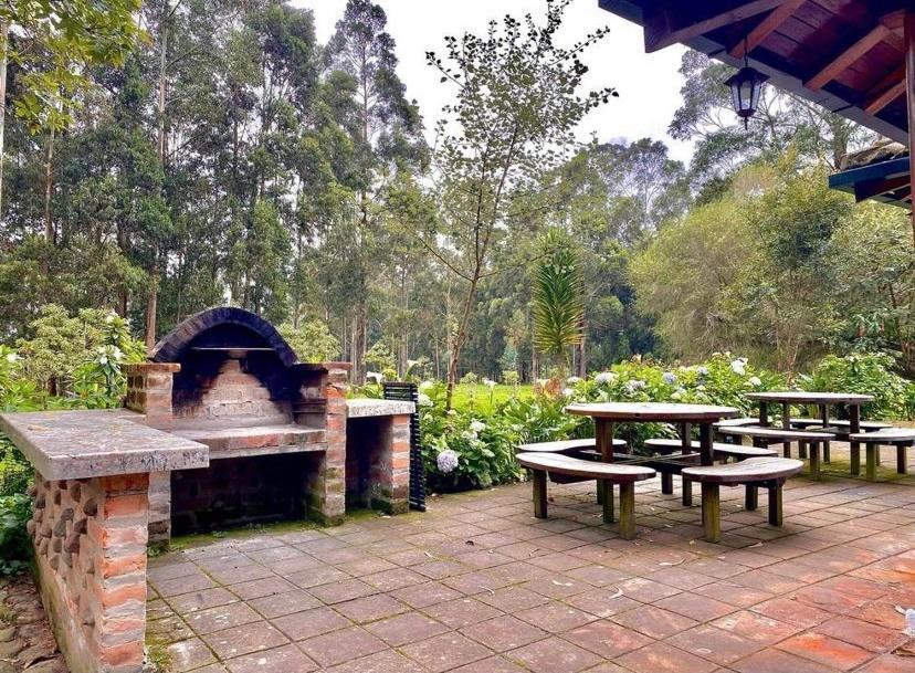 Hacienda San Juan De La Vega Bed and Breakfast Otavalo Exteriör bild